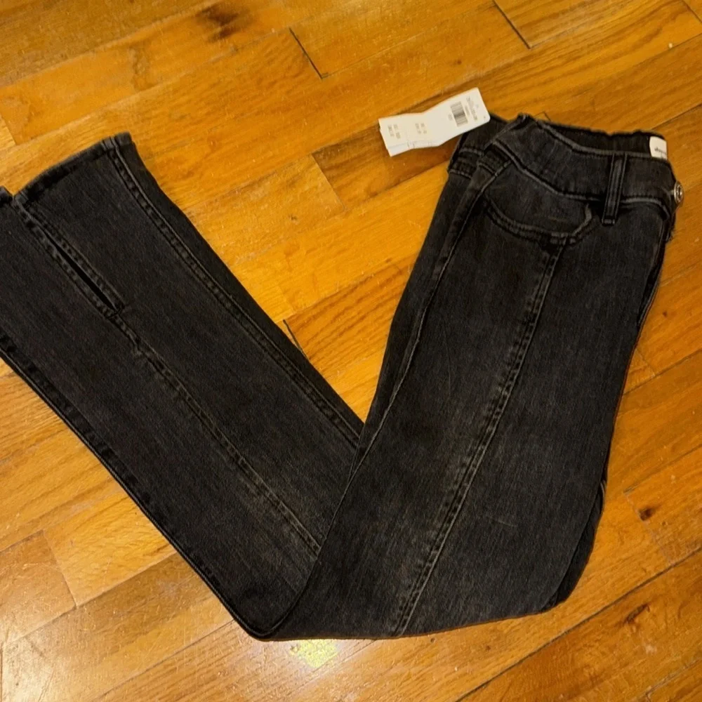 NWT Abercrombie kids A&F Abercrombie & fitch kid/girl/youth high rise flare jean